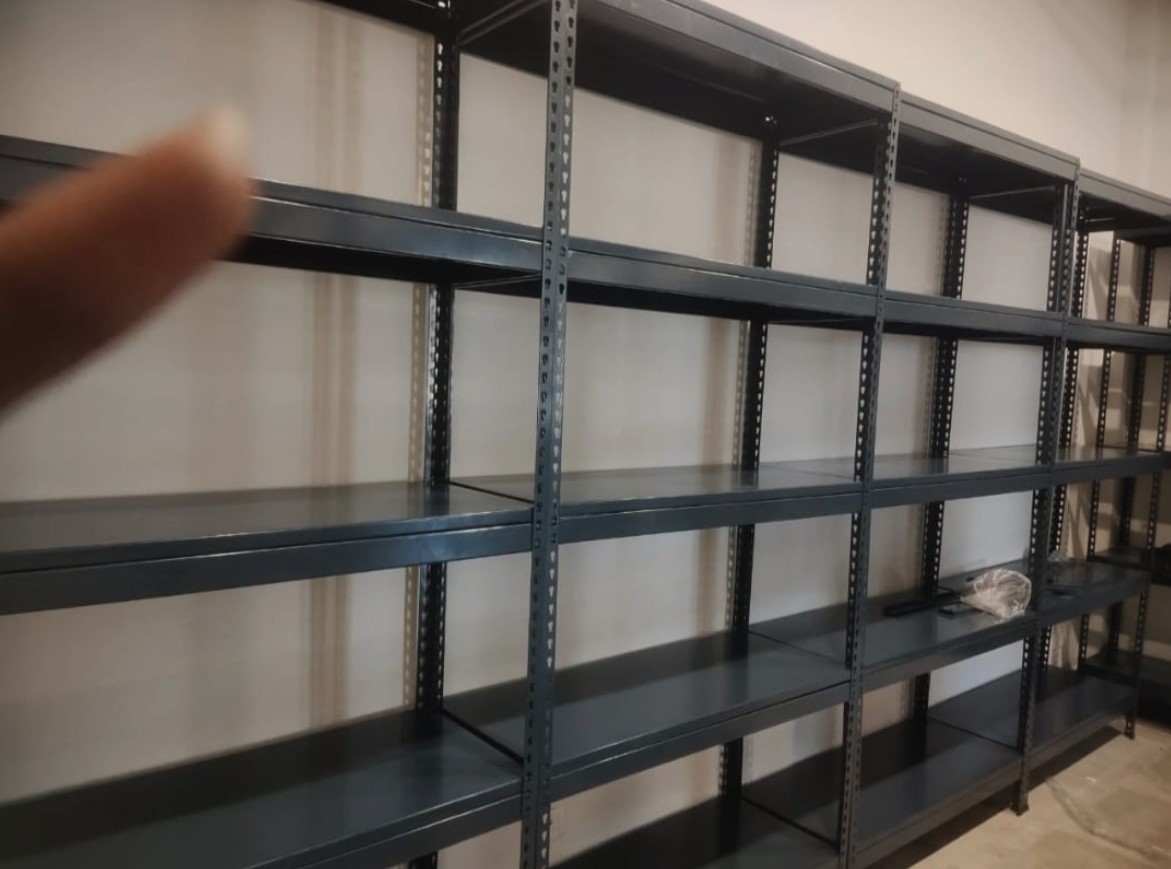 boltless shelving