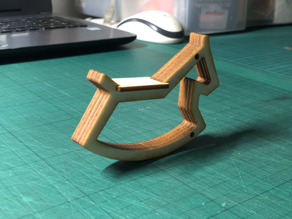 Online laser cutting in wood